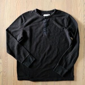 Men's long-sleeve black henley shirt